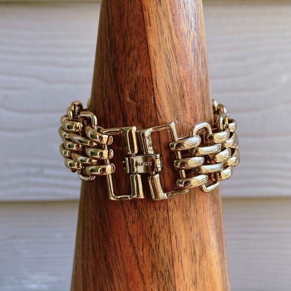 J Crew Golden Cable Chain Style Bracelet - Picture 3 of 6